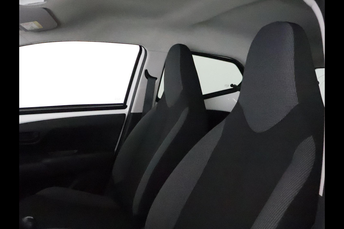Toyota Aygo 1.0 VVT-i X-Fun Bi-Tone | 1e eigenaar | Airco | Bluetooth | Privacy Glass |