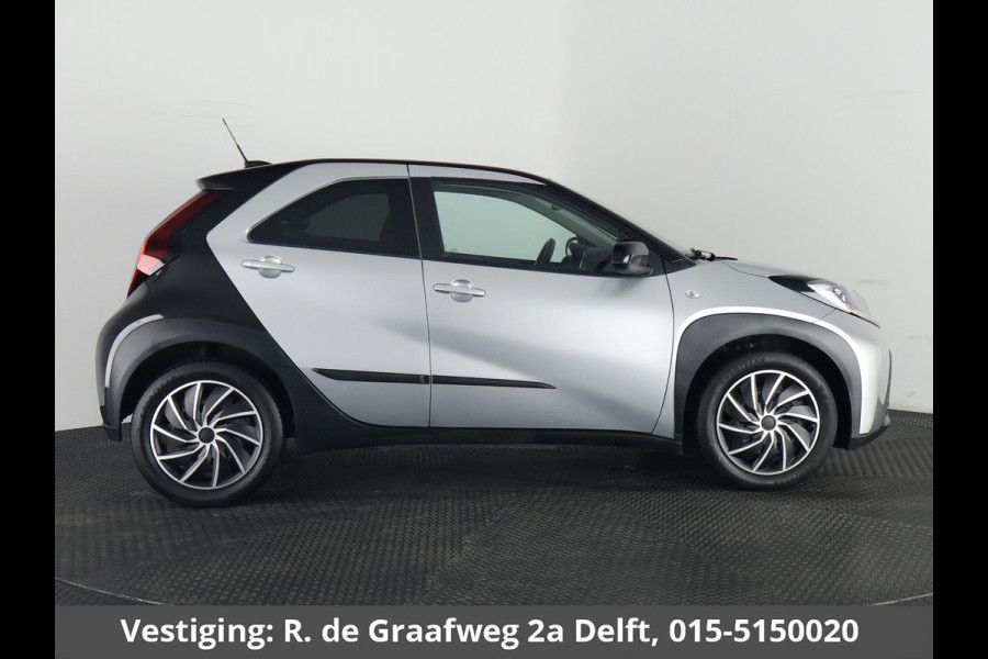 Toyota Aygo X 1.0 VVT-i MT Play Bi-Tone | Apple Carplay & AndroidAUTO | Camera | Privacy Glass |