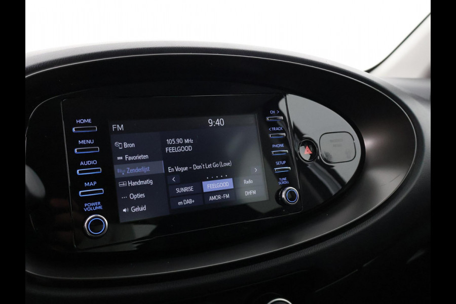 Toyota Aygo X 1.0 VVT-i MT Play Bi-Tone | Apple Carplay & AndroidAUTO | Camera | Privacy Glass |