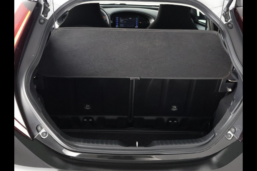 Toyota Aygo X 1.0 VVT-i MT Play Bi-Tone | Apple Carplay & AndroidAUTO | Camera | Privacy Glass |