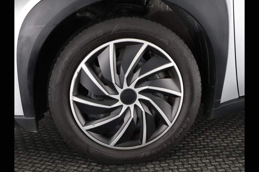 Toyota Aygo X 1.0 VVT-i MT Play Bi-Tone | Apple Carplay & AndroidAUTO | Camera | Privacy Glass |