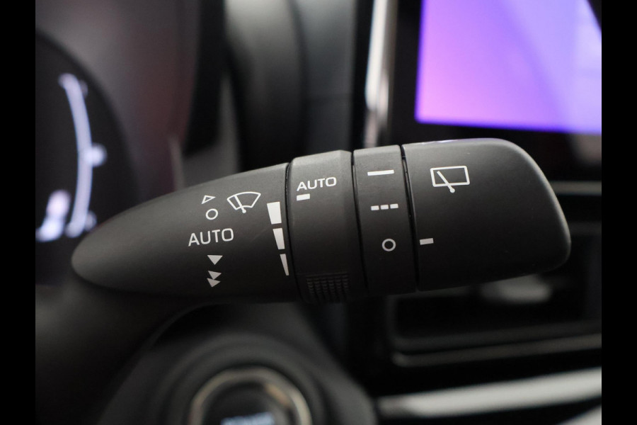 Toyota Yaris Cross 1.5 Hybrid 115 Dynamic Luxury | Apple Carplay & AndroidAUTO | Camera | Stuur- & Stoelverwarming |