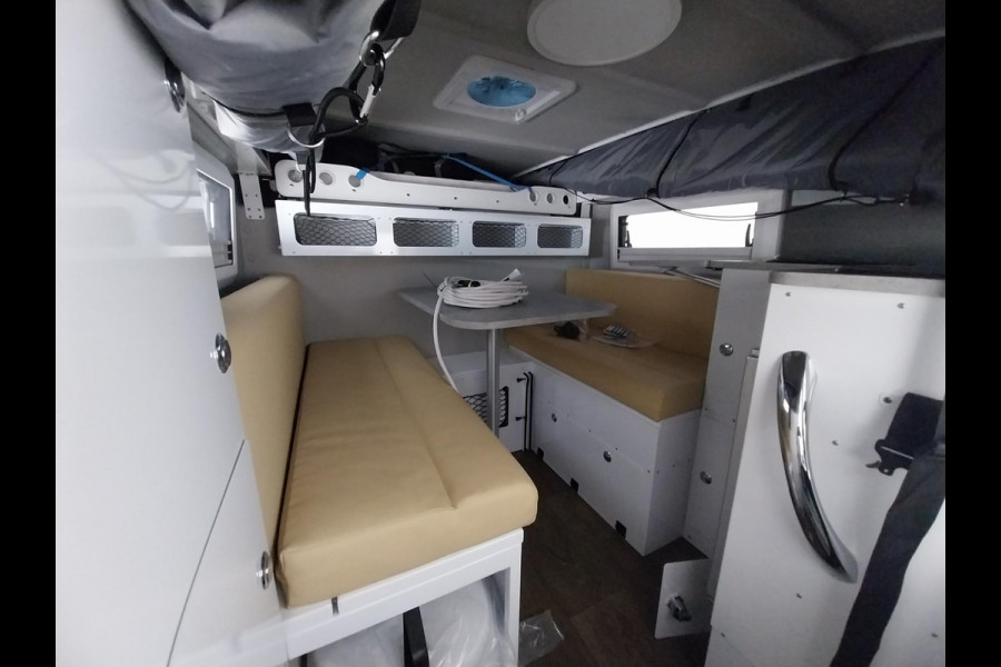 Toyota Hilux CAMPER OPBOUW *NIEUW* (€25.000,- ex.BTW) / €30.250,- incl. BTW