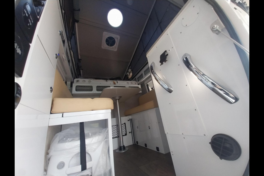 Toyota Hilux CAMPER OPBOUW *NIEUW* (€25.000,- ex.BTW) / €30.250,- incl. BTW