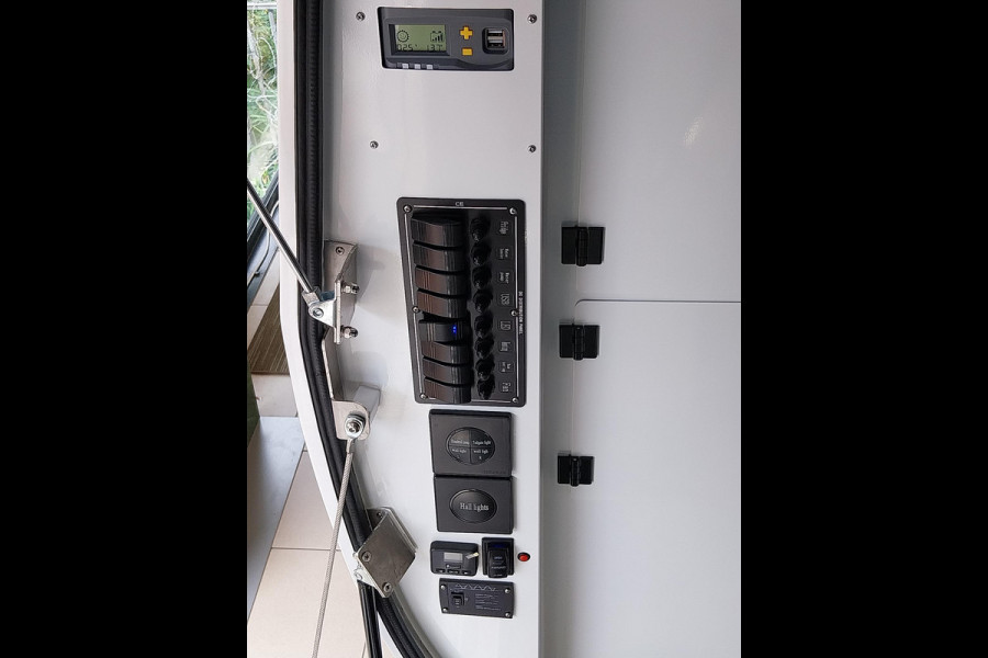 Toyota Hilux CAMPER OPBOUW *NIEUW* (€25.000,- ex.BTW) / €30.250,- incl. BTW