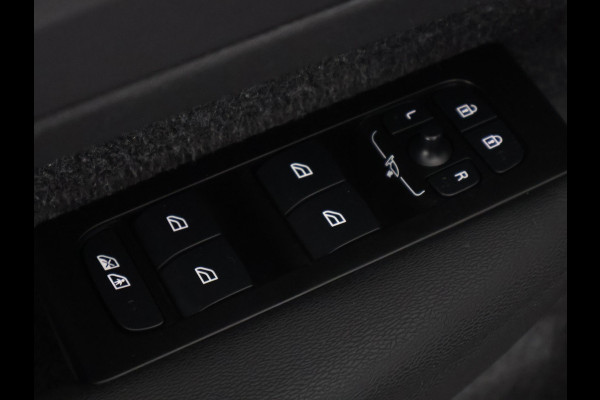 Volvo XC40 Recharge Core SOH 92% | Apple Carplay & AndroidAUTO | Dwarsstangen | Elektrische kofferklep | Camera |