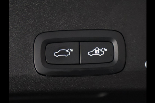 Volvo XC40 Recharge Core SOH 92% | Apple Carplay & AndroidAUTO | Dwarsstangen | Elektrische kofferklep | Camera |