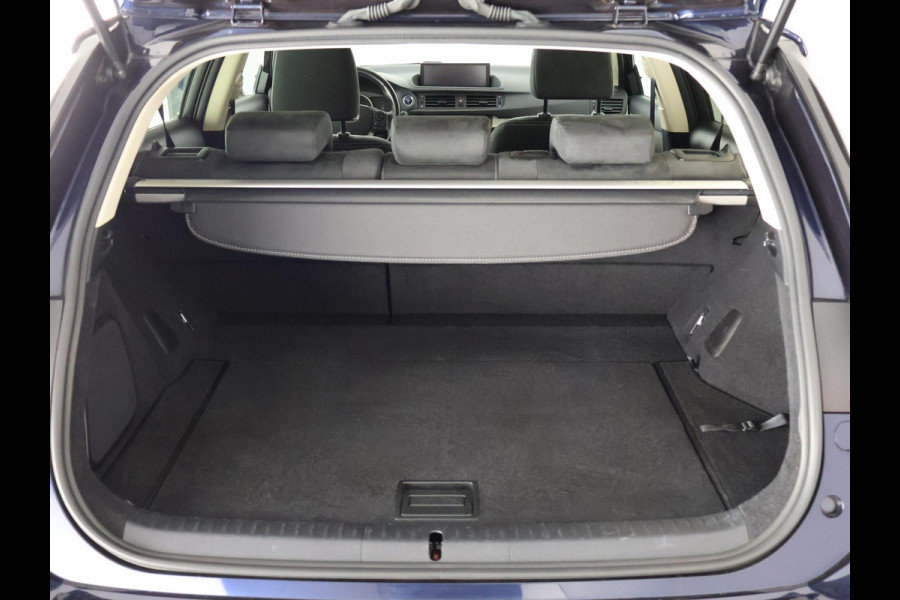 Lexus CT 200h Ultimate Edition | Apple Carplay & AndroidAUTO | Adapt.Cruise Control | Navigatiesysteem |