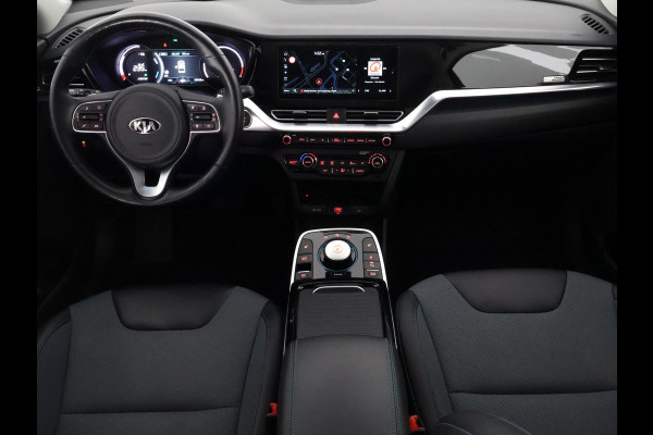 Kia e-Niro Dynamic Line 64 kWh SOH 99% | 450 km actieradius | Stuur-/& Stoelverwarming | Parkeersensoren |