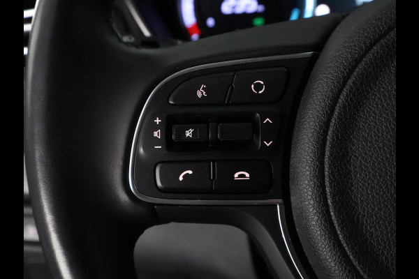 Kia e-Niro Dynamic Line 64 kWh SOH 99% | 450 km actieradius | Stuur-/& Stoelverwarming | Parkeersensoren |
