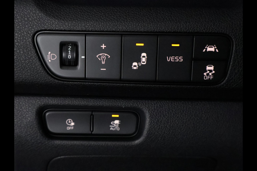 Kia e-Niro Dynamic Line 64 kWh SOH 99% | 450 km actieradius | Stuur-/& Stoelverwarming | Parkeersensoren |