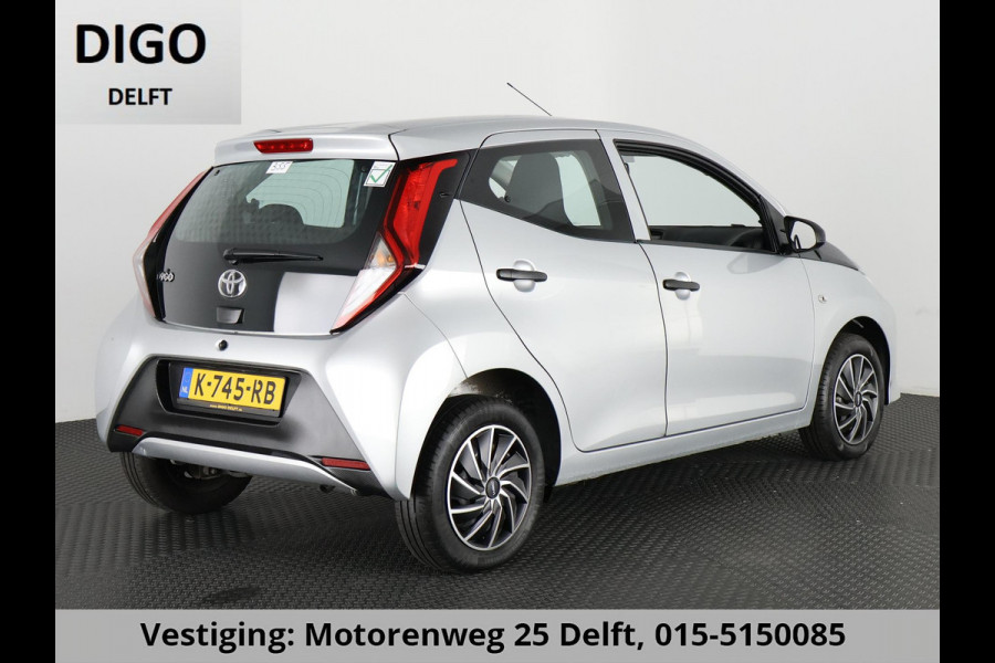 Toyota Aygo 1.0 VVT-i X SILVERLINE FUN AIRCO COMFORT PACK AIRCO.5 DRS .GARANTIE TOT 2031 !