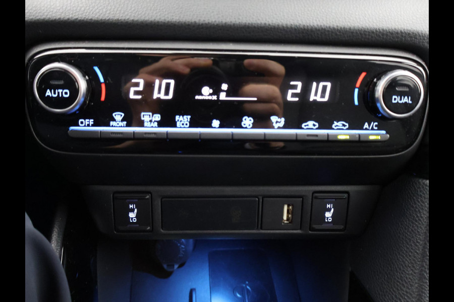 Toyota Yaris 1.5 Hybrid Executive | Stoelverwarming | Navigatie | Dodehoek detectie | Parkeersenoren |