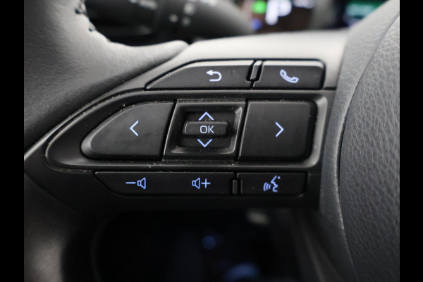 Toyota Yaris 1.5 Hybrid Executive | Stoelverwarming | Navigatie | Dodehoek detectie | Parkeersenoren |