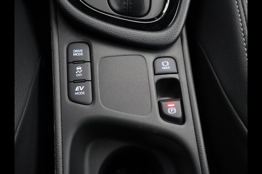 Toyota Yaris 1.5 Hybrid Executive | Stoelverwarming | Navigatie | Dodehoek detectie | Parkeersenoren |