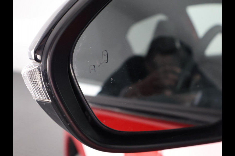 Toyota Yaris 1.5 Hybrid Executive | Stoelverwarming | Navigatie | Dodehoek detectie | Parkeersenoren |