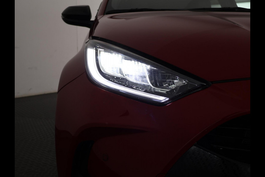 Toyota Yaris 1.5 Hybrid Executive | Stoelverwarming | Navigatie | Dodehoek detectie | Parkeersenoren |