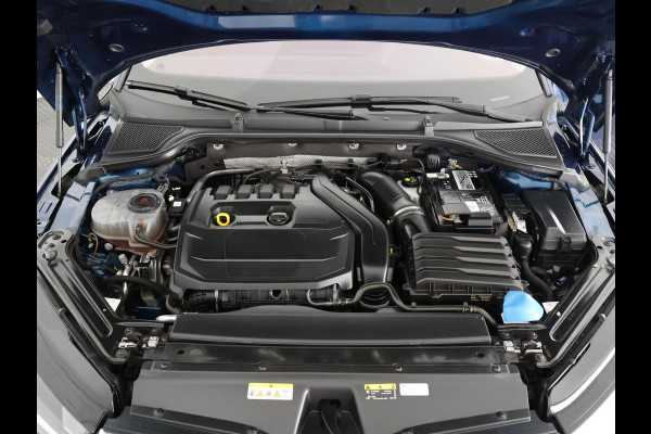 Škoda Octavia Combi 1.5 e-TSI HYBRID BUS.PLUS 150 PK 1e EIG AUTOMAAT SCHUIF/KANTEL PANORAMADAK.GROTE WEG KM !