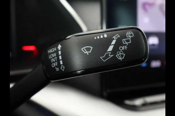 Škoda Octavia Combi 1.5 e-TSI HYBRID BUS.PLUS 150 PK 1e EIG AUTOMAAT SCHUIF/KANTEL PANORAMADAK.GROTE WEG KM !