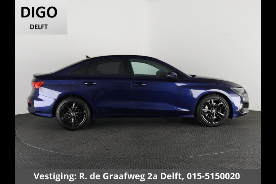 Audi A3 Limousine 35 TFSI Black Business Edition | Navigatie | Parkeersensoren |