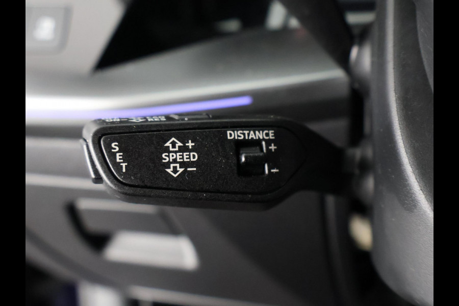 Audi A3 Limousine 35 TFSI Black Business Edition | Navigatie | Parkeersensoren |