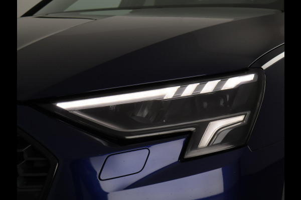 Audi A3 Limousine 35 TFSI Black Business Edition | Navigatie | Parkeersensoren |
