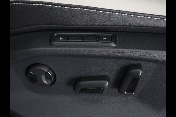 Volkswagen Tiguan 2.0 TSI 4Motion Highline Business R Automaat | 360° Camera | Trekhaak | Vol leer | Stoelverwarming | Schuif-/Kanteldak |