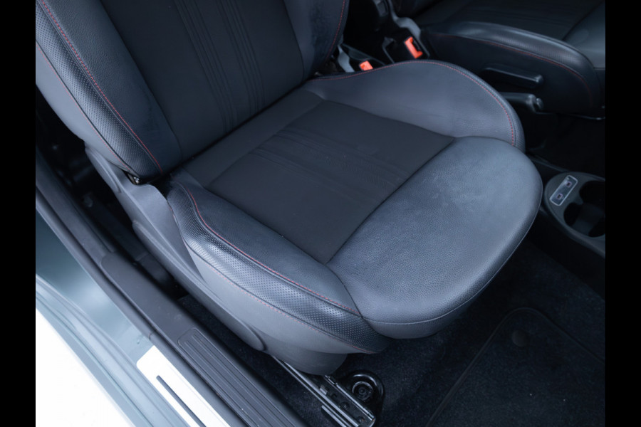 Fiat 500 1.0 Hybrid Sport Verde Portofino | 1/2 Leder/stof | Panodak | Led+ | Uconnect | Airco, Lederen MF stuurwiel, PDC achter, 16" velgen