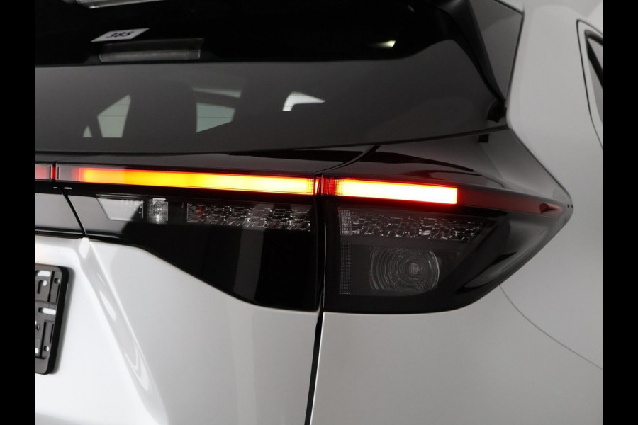 Toyota Yaris Cross 1.5 Hybrid 115 Dynamic Luxury | Stuur- & Stoelverwarming | Apple Carplay & AndroidAUTO | Camera