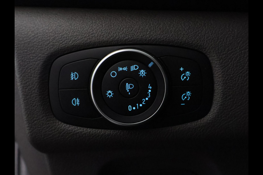 Ford Transit Custom ROLSTOELVERVOER 320 2.0 TDCI L2H1 Limited DC | Marge auto | Stoelverwarming | Trekhaak