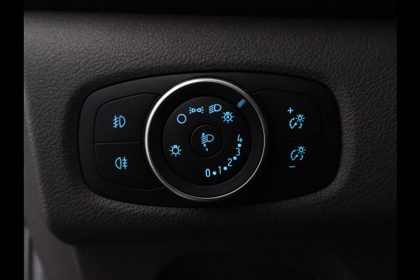 Ford Transit Custom ROLSTOELVERVOER 320 2.0 TDCI L2H1 Limited DC | Marge auto | Stoelverwarming | Trekhaak