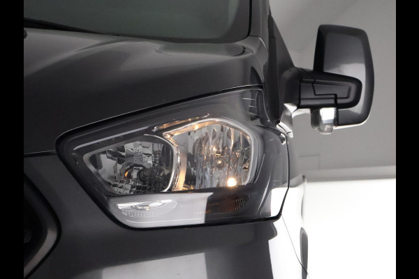 Ford Transit Custom ROLSTOELVERVOER 320 2.0 TDCI L2H1 Limited DC | Marge auto | Stoelverwarming | Trekhaak