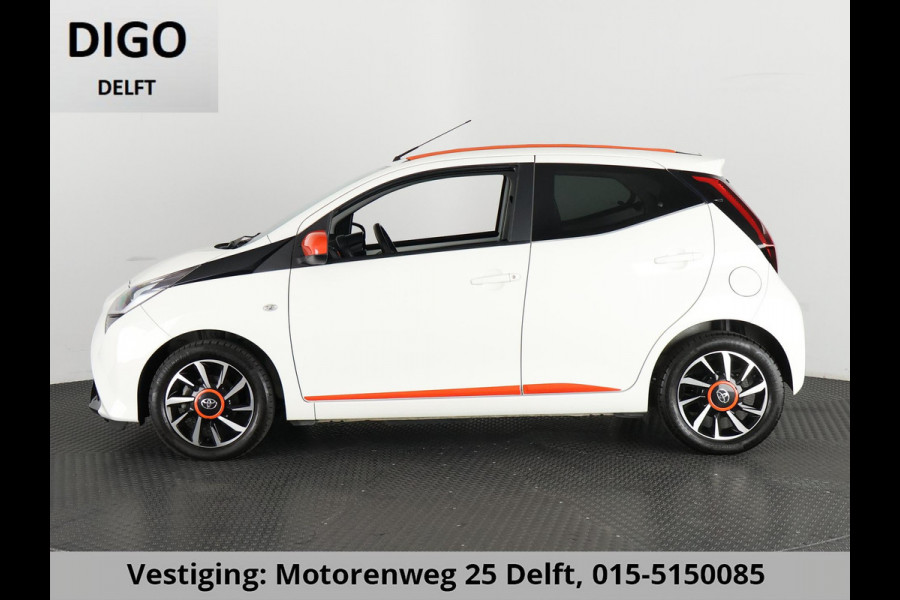 Toyota Aygo 1.0 VVT-i X-OTIC CABRIOLET 30.000 KM !! GARANTIE TOT 3-2029! LEDER.CARPLAY NAVI.AIRCO.LMV CAMERA !