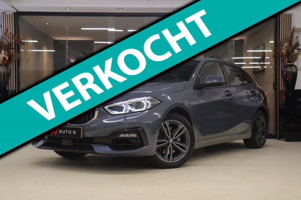 BMW 1-serie 118i Executive Edition NAP/CARPLAY/CAM/LANEASSIST/NAVI/VOL