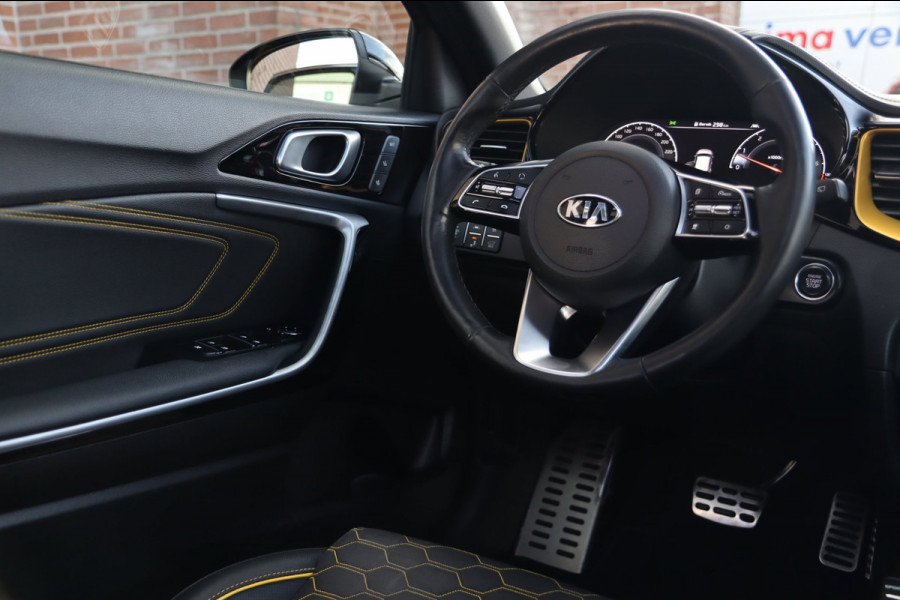 Kia Xceed 1.4 T-GDi Launch Edition / PANODAK / JBL / KEYLESS / CARPLAY / CAMERA