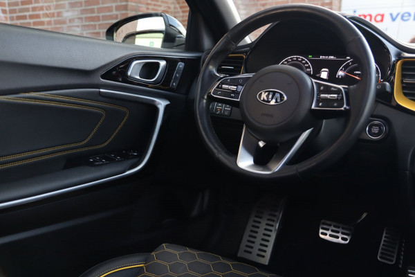 Kia Xceed 1.4 T-GDi Launch Edition / PANODAK / JBL / KEYLESS / CARPLAY / CAMERA