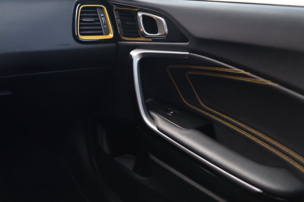 Kia Xceed 1.4 T-GDi Launch Edition / PANODAK / JBL / KEYLESS / CARPLAY / CAMERA