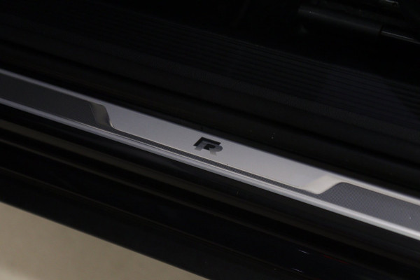 Volkswagen T-Roc 2.0 TSI 4Motion R /PANO/CARPLAYBLINDSPOT/D/SFEER/ACC/VOL