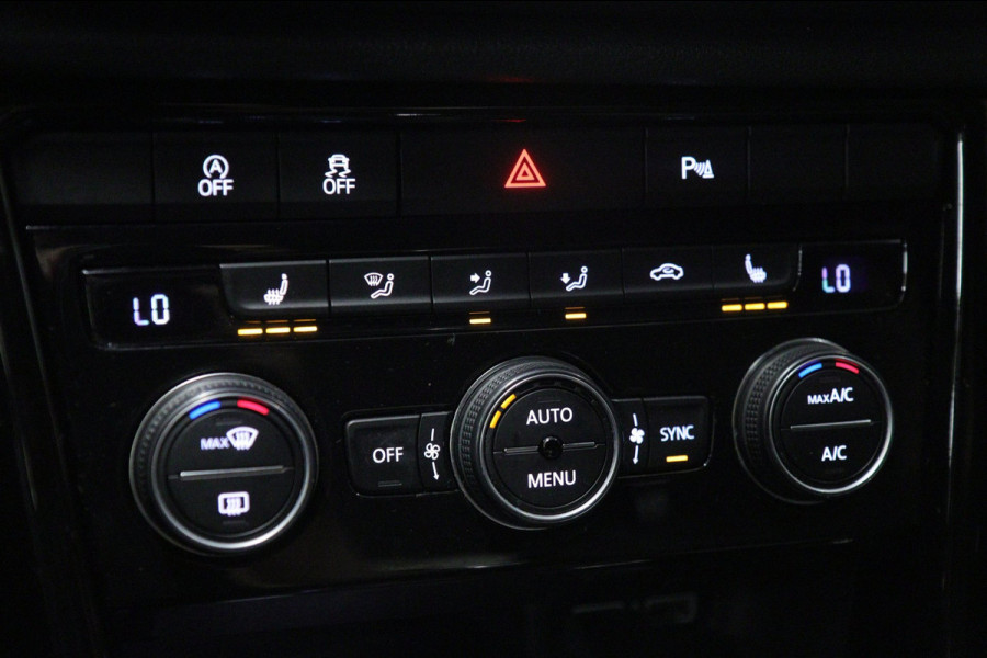 Volkswagen T-Roc 2.0 TSI 4Motion R /PANO/CARPLAYBLINDSPOT/D/SFEER/ACC/VOL