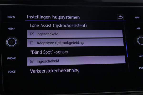 Volkswagen T-Roc 2.0 TSI 4Motion R /PANO/CARPLAYBLINDSPOT/D/SFEER/ACC/VOL