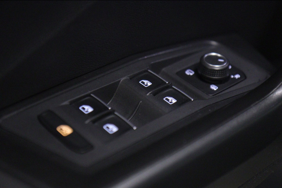 Volkswagen T-Roc 2.0 TSI 4Motion R /PANO/CARPLAYBLINDSPOT/D/SFEER/ACC/VOL