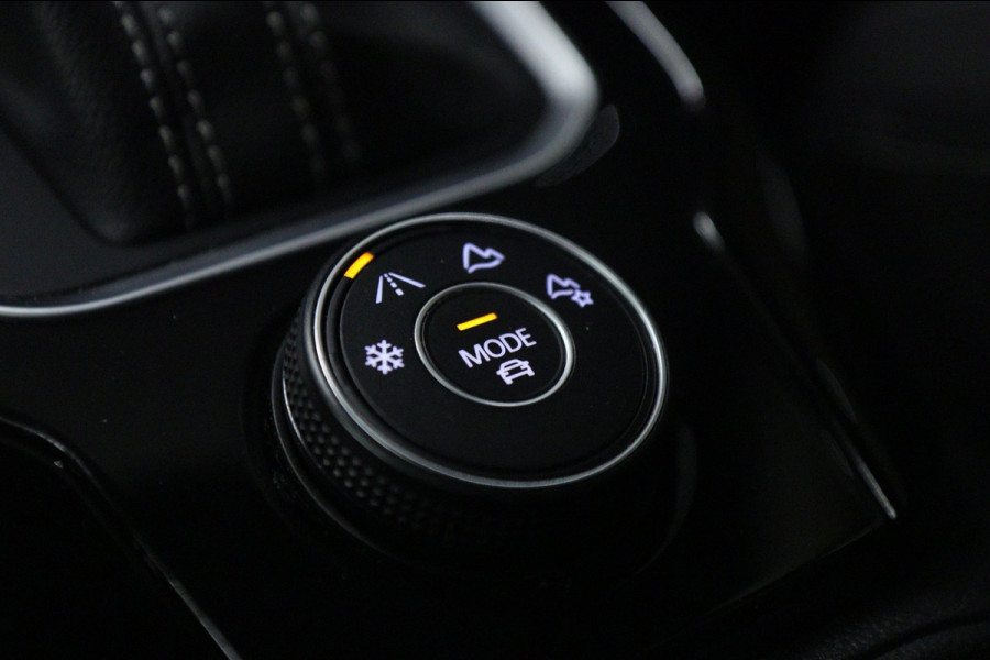 Volkswagen T-Roc 2.0 TSI 4Motion R /PANO/CARPLAYBLINDSPOT/D/SFEER/ACC/VOL