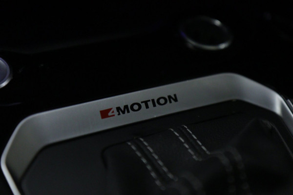 Volkswagen T-Roc 2.0 TSI 4Motion R /PANO/CARPLAYBLINDSPOT/D/SFEER/ACC/VOL