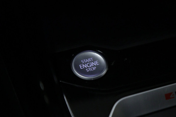 Volkswagen T-Roc 2.0 TSI 4Motion R /PANO/CARPLAYBLINDSPOT/D/SFEER/ACC/VOL