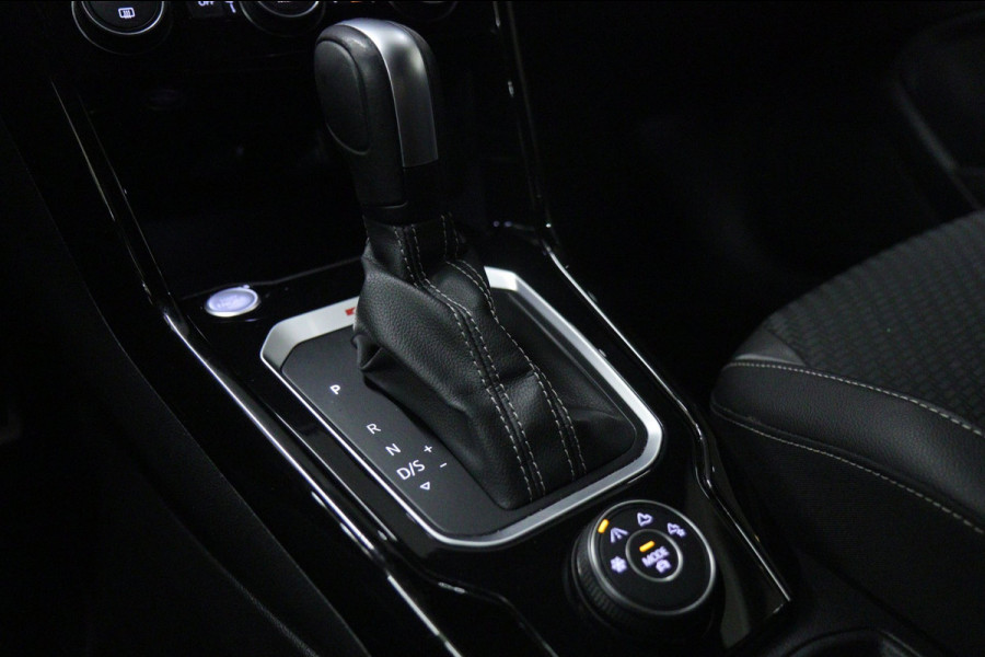 Volkswagen T-Roc 2.0 TSI 4Motion R /PANO/CARPLAYBLINDSPOT/D/SFEER/ACC/VOL