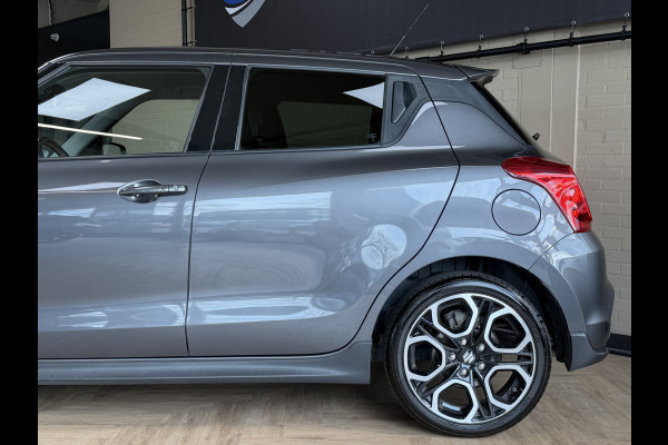 Suzuki Swift 1.4 Sport Smart Hybrid | Navi | ACC | 17" | Dodehoek | Carplay | Camera | 100% Onderhouden!