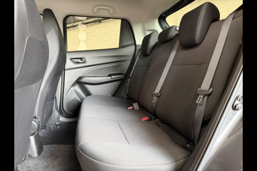 Suzuki Swift 1.4 Sport Smart Hybrid | Navi | ACC | 17" | Dodehoek | Carplay | Camera | 100% Onderhouden!
