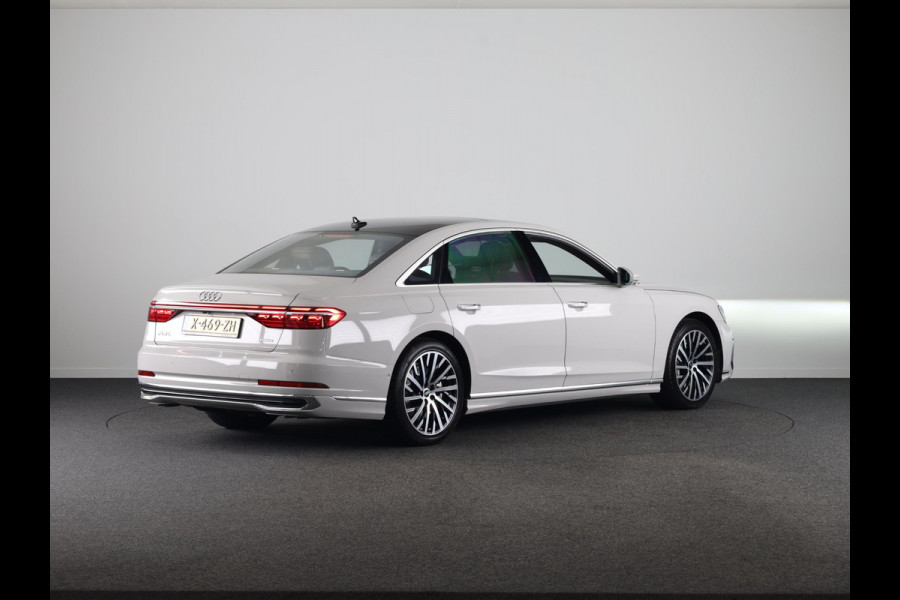 Audi A8 60 TFSI e quattro Lang 462 pk Tiptronic | Verlengde garantie | Navigatie | Panoramadak | Parkeersensoren (Park assist) | Rondomzicht camera | Stoelverwarming/ventilatie/massage v/a | B&O Soundsystem |