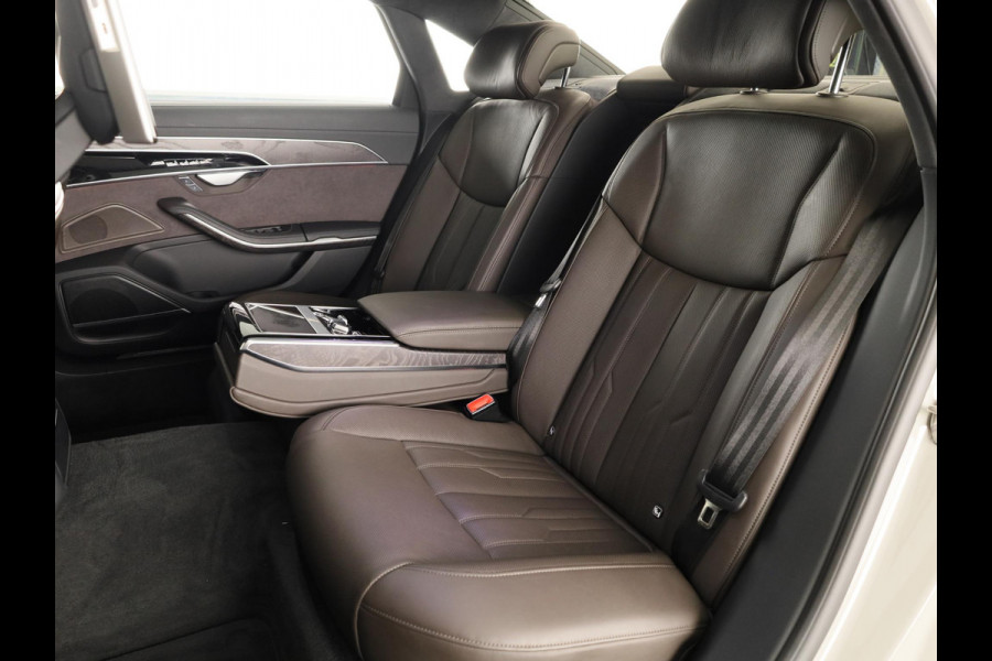 Audi A8 60 TFSI e quattro Lang 462 pk Tiptronic | Verlengde garantie | Navigatie | Panoramadak | Parkeersensoren (Park assist) | Rondomzicht camera | Stoelverwarming/ventilatie/massage v/a | B&O Soundsystem |