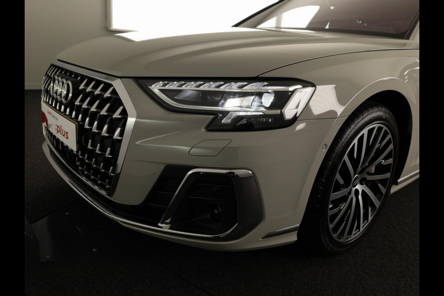 Audi A8 60 TFSI e quattro Lang 462 pk Tiptronic | Verlengde garantie | Navigatie | Panoramadak | Parkeersensoren (Park assist) | Rondomzicht camera | Stoelverwarming/ventilatie/massage v/a | B&O Soundsystem |